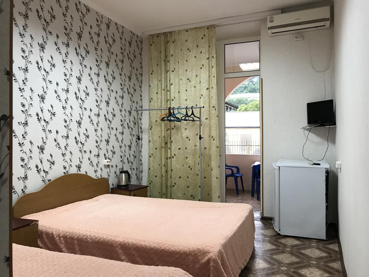 Davel Hotell Gagry Eksteriør bilde